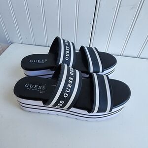 Guess Sandals Summer Black White Foam 2" Platform Slip On Womens Sz 7